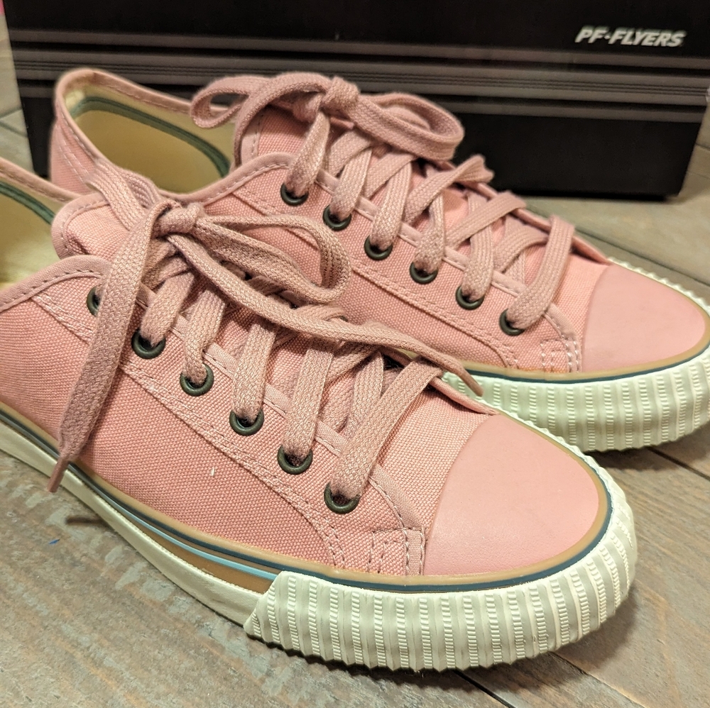 PF Flyers Center Low Canvas Pink Sneakers - women 8.5/men 7